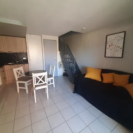 Dom wakacyjny Pavillon 5 Pers Avec Clim Et Terrasse En Avec Piscine - Fr-1-781-85 *