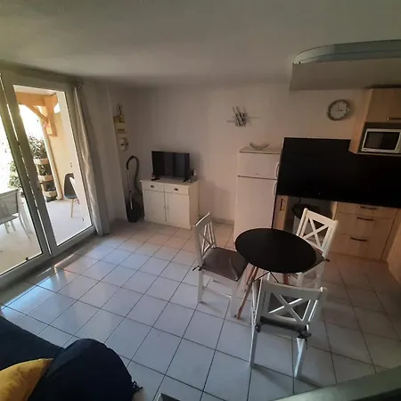 Pavillon 5 Pers Avec Clim Et Terrasse En Avec Piscine - Fr-1-781-85 Vakantiehuis